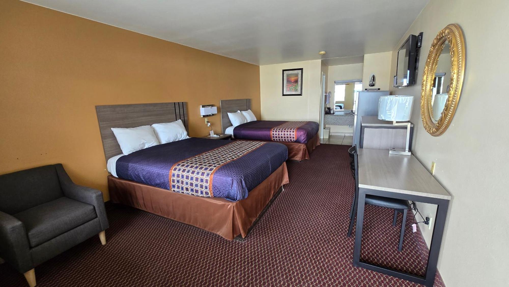Texan Inn And Suites מונהנס מראה חיצוני תמונה