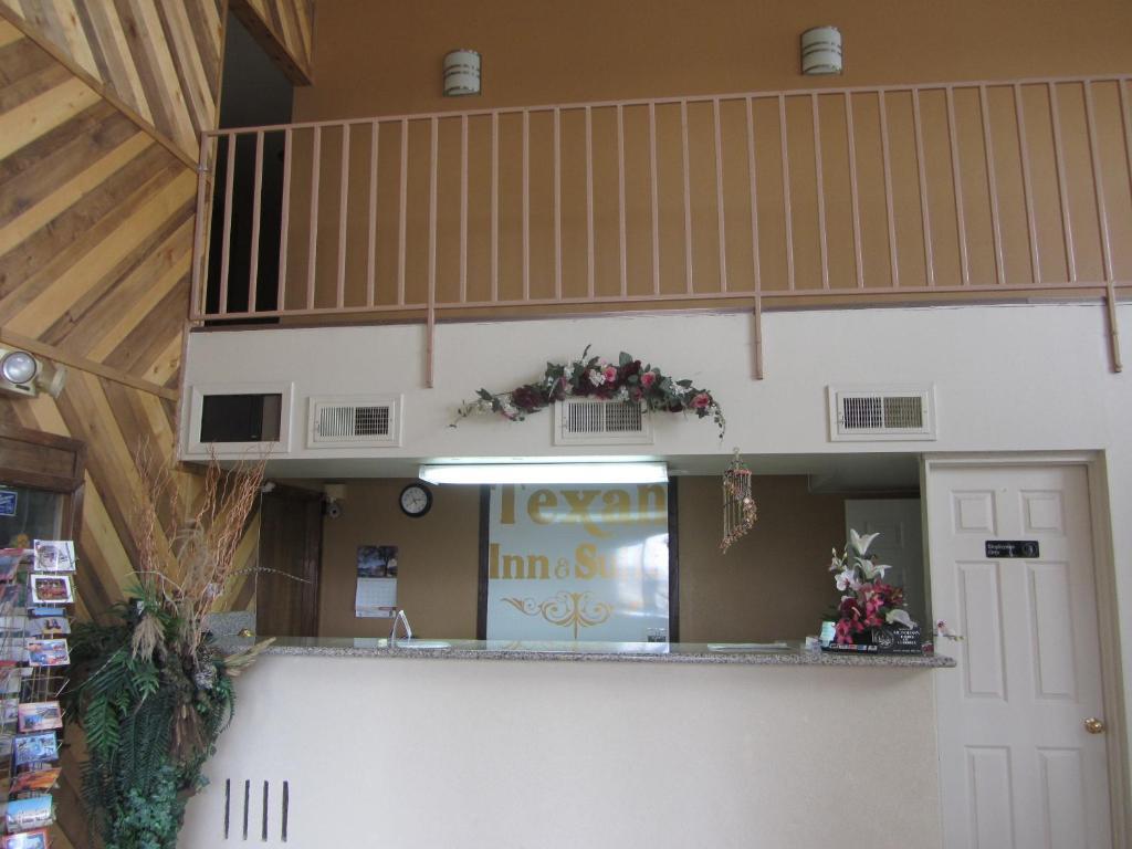 Texan Inn And Suites מונהנס מראה חיצוני תמונה